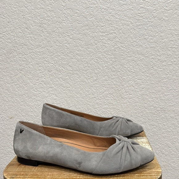 Vionic Gramercy Grey Suede Flats Size 9.5 - Picture 2 of 7